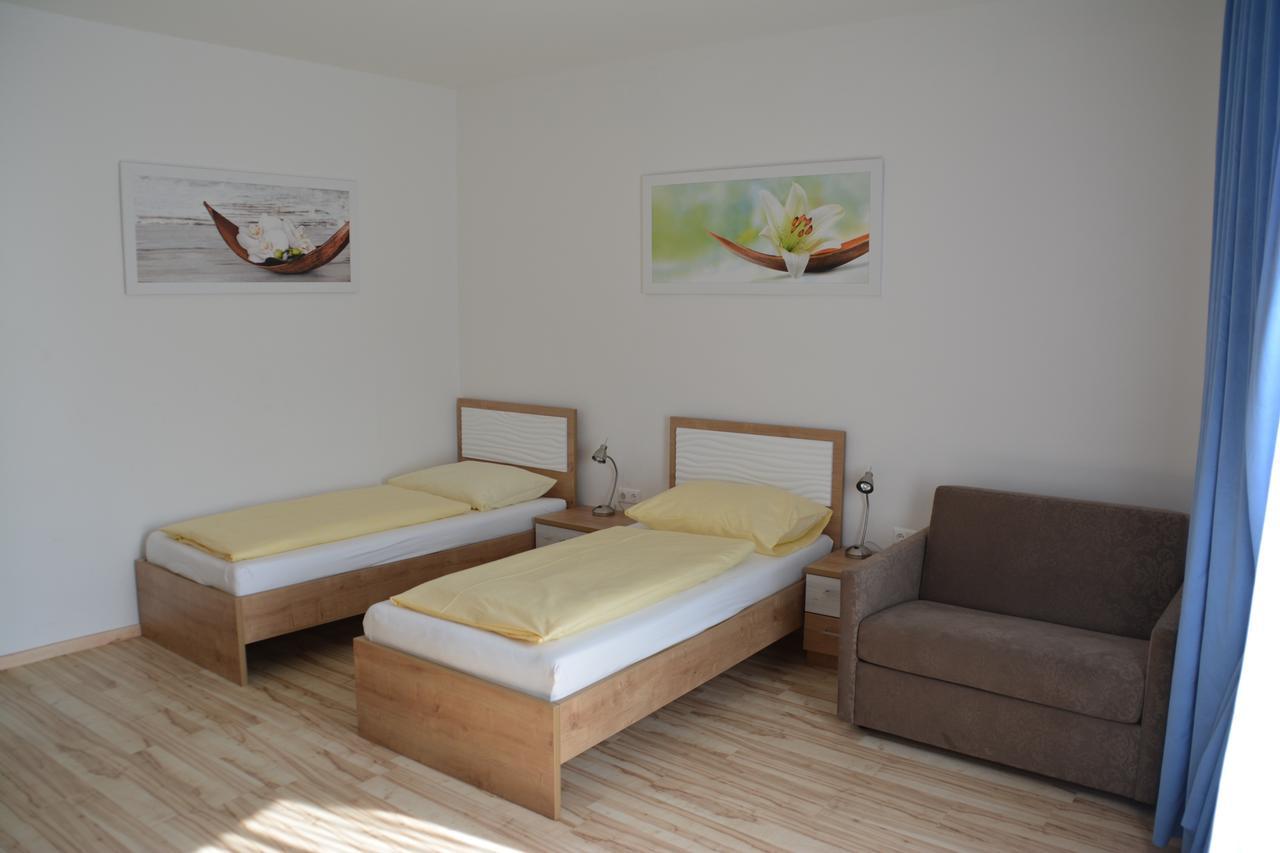 Hotel Lenau Щокерау Екстериор снимка